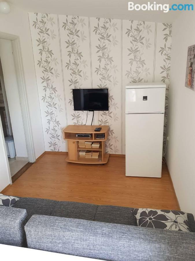 דירות סטאריגרד-פקלניצה Apartamani Katarina Vl.Ilija Jusup מראה חיצוני תמונה