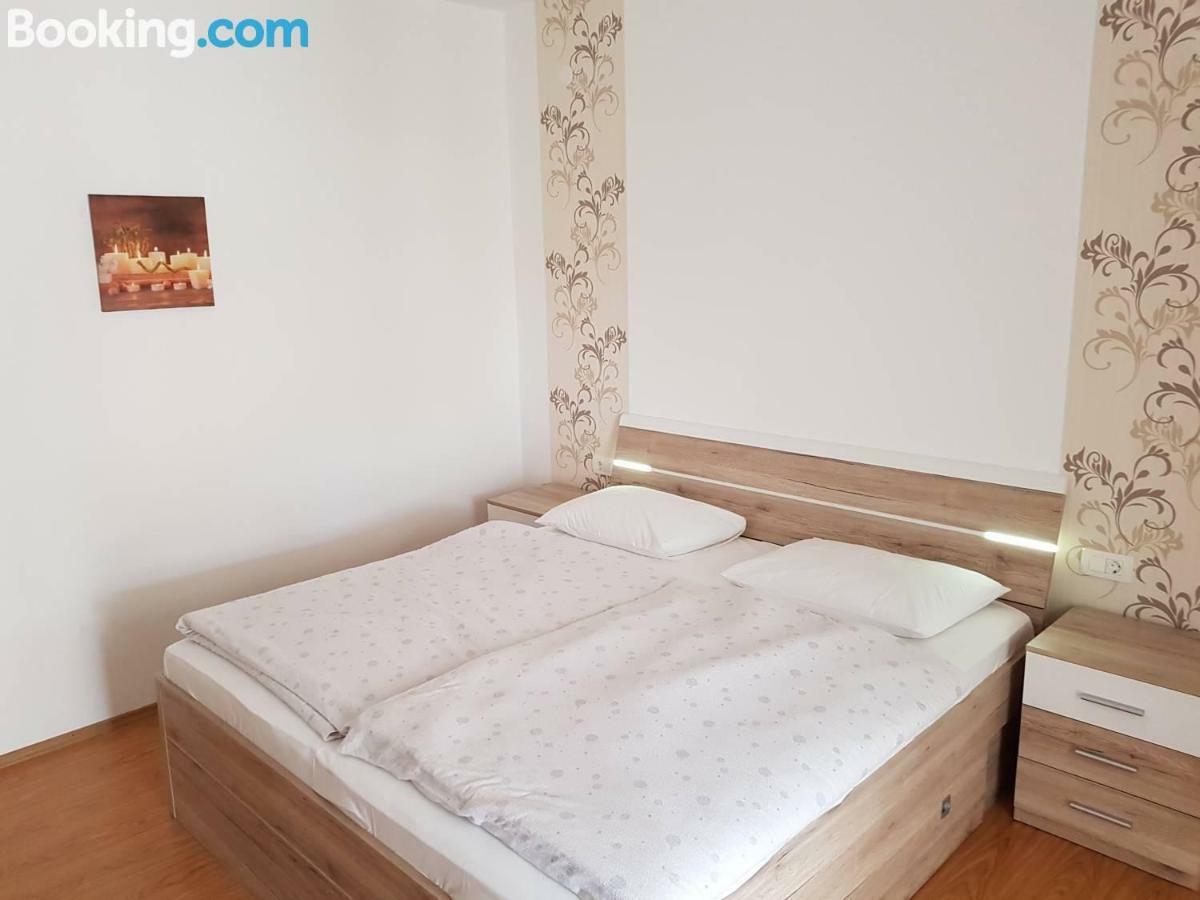 דירות סטאריגרד-פקלניצה Apartamani Katarina Vl.Ilija Jusup מראה חיצוני תמונה
