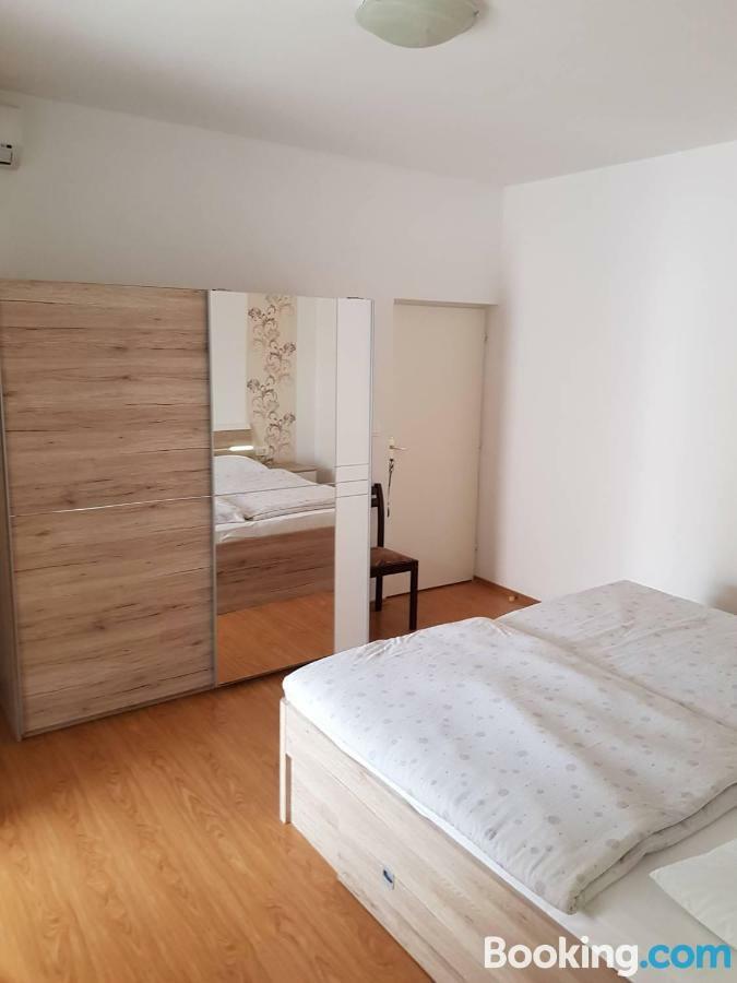 דירות סטאריגרד-פקלניצה Apartamani Katarina Vl.Ilija Jusup מראה חיצוני תמונה