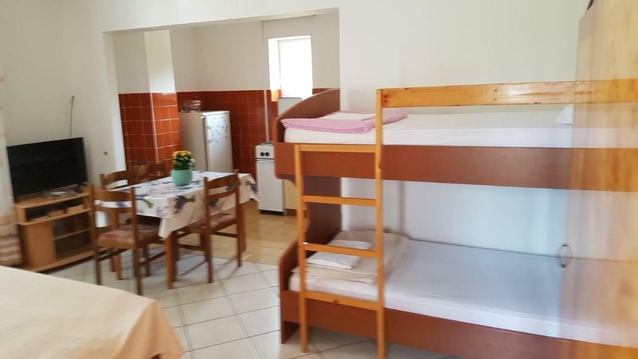 דירות סטאריגרד-פקלניצה Apartamani Katarina Vl.Ilija Jusup מראה חיצוני תמונה